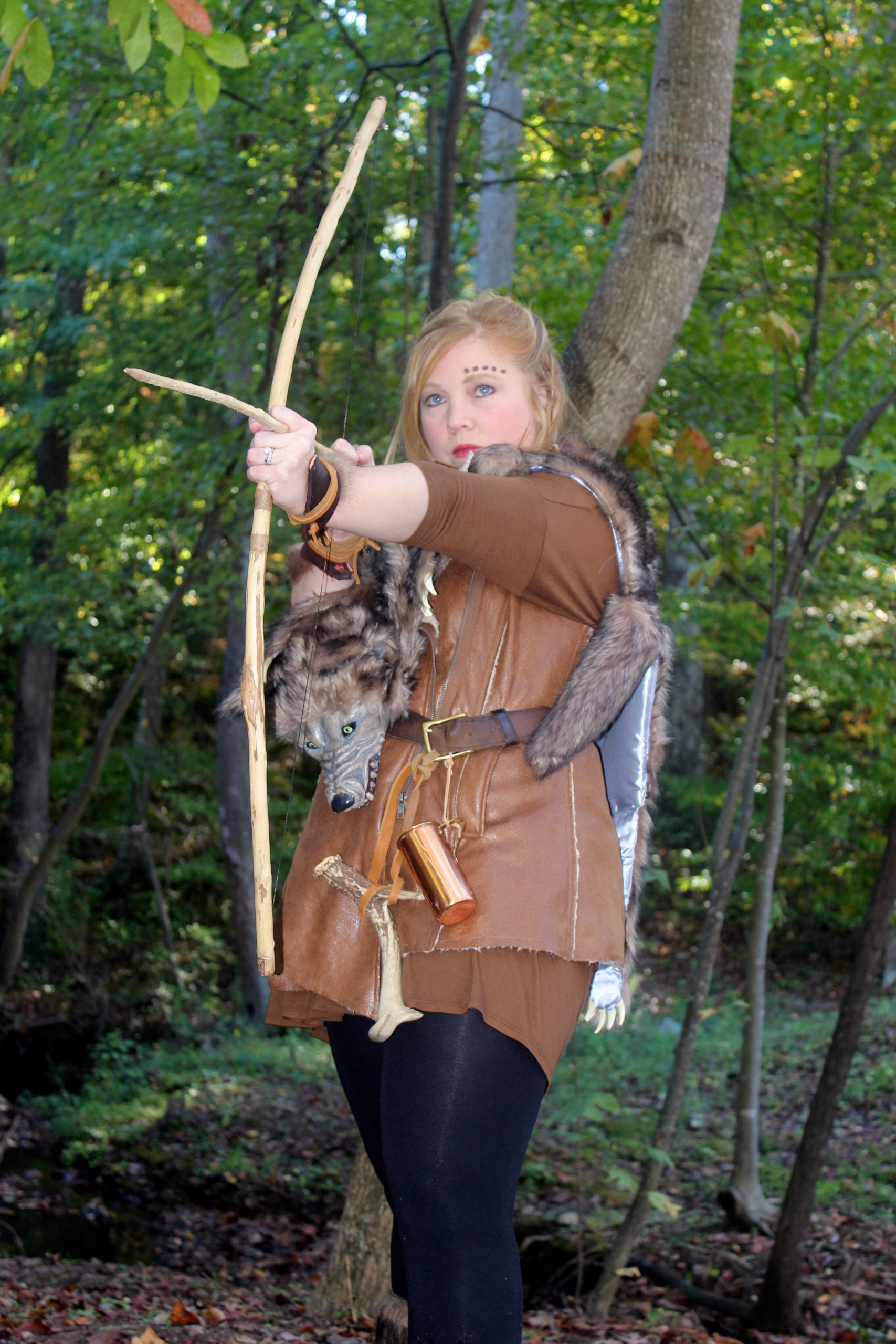 Leslie looked awesome in her Game of Thrones costume complete with fake wolf and bow and arrow.